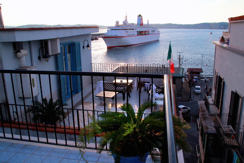 Hotel Darsena Pozzuoli Exterior photo
